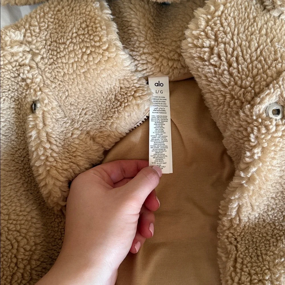 Alo Foxy Sherpa jacket - size Large in color Camel - Picture 3 of 7